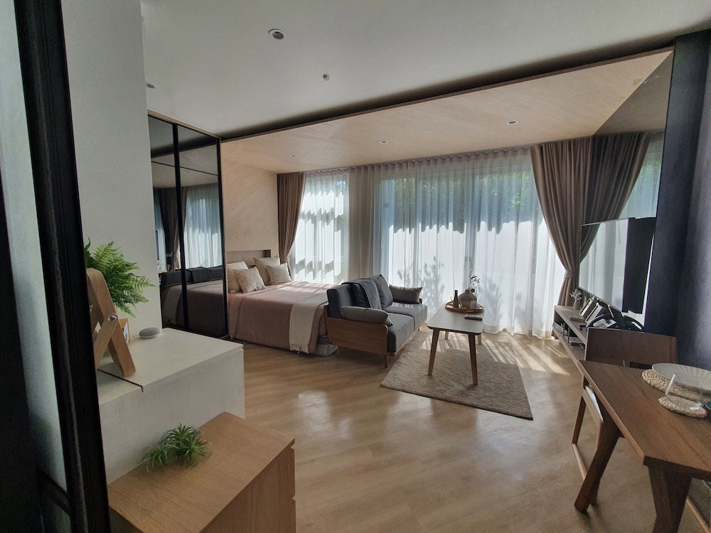 Prompt88 Healthland, Thailand