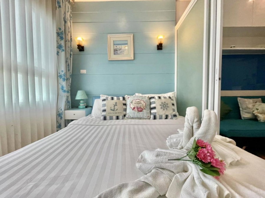 The trust huahin sky room condo pool view, Hua Hin, Thailand