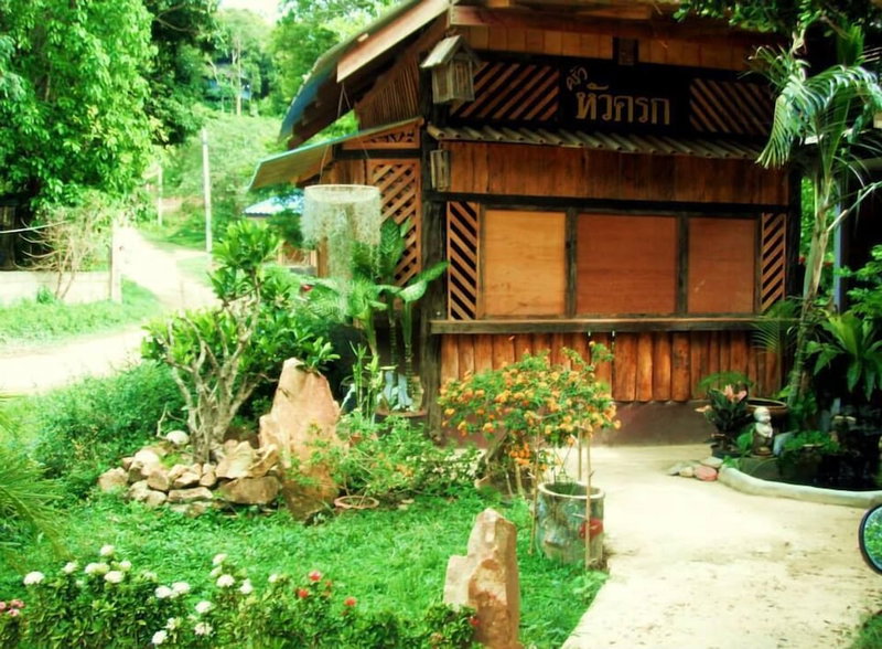 Cashewnut Tree Bungalows, Ko Lanta, Thailand