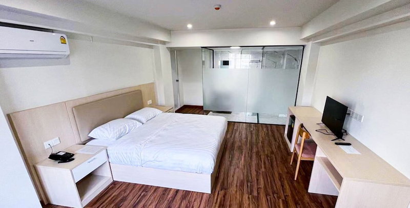 lucky Elephant Hotel, Bangkok, Thailand