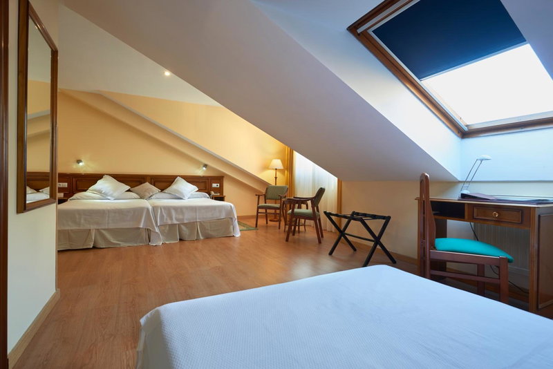 Hotel y Casona El Carmen, Perlora, Spain