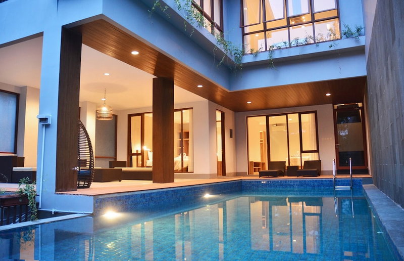 Asmaya 7BR Villa private heated pool and billiard, Cimenyan, Indonesia