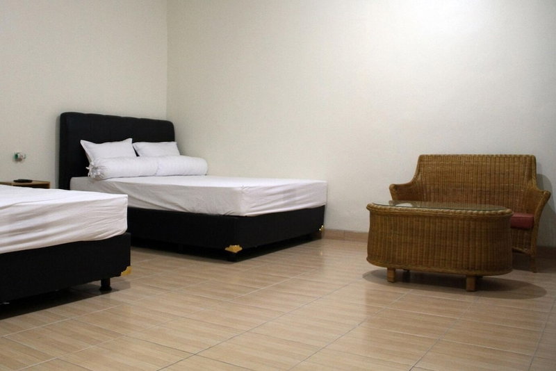 Green Leaf Guest House Jogja by Sinergi, Depok, Indonesia