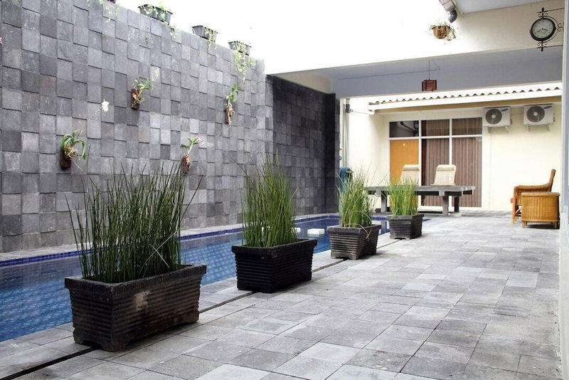 Green Leaf Guest House Jogja by Sinergi, Depok, Indonesia