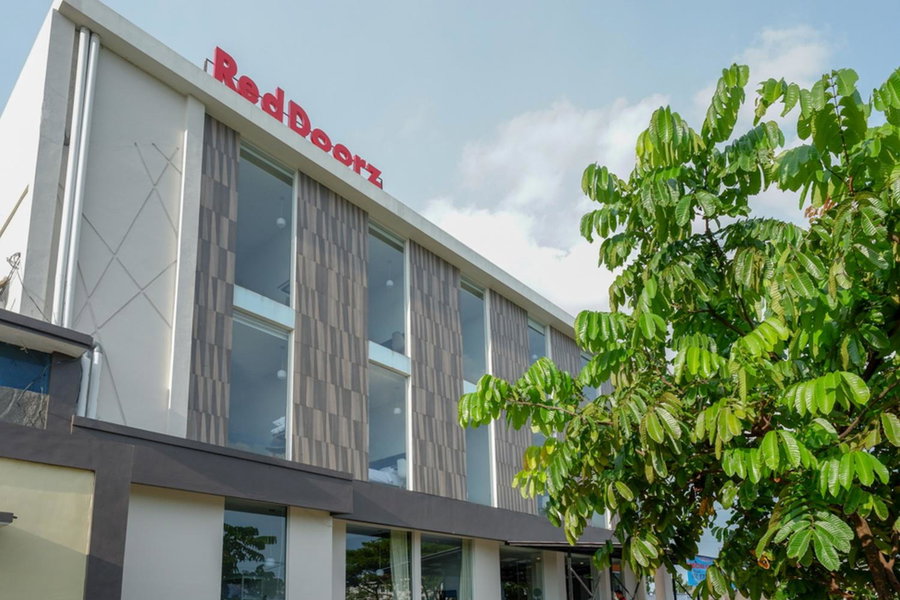RedDoorz Plus near Solo Baru, Solo, Indonesia