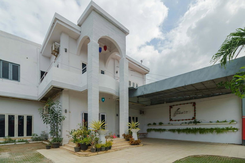 RedDoorz Syariah near Museum Tsunami Aceh 2, Geutieue, Indonesia