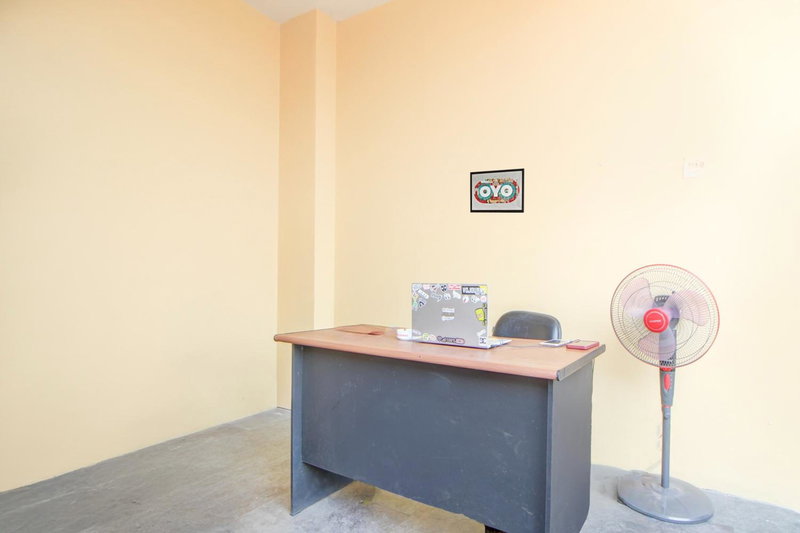 Hotel O Stasiun Tegal Near Alun-Alun Formerly Ameera Guest House, Tegal, Indonesia