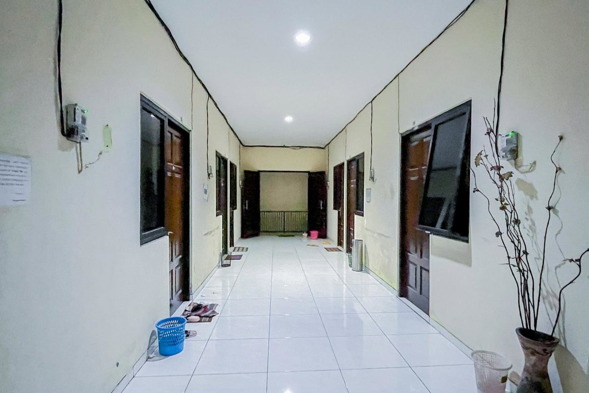 Hotel · RedDoorz At Graha 99 Simomulyo, Surabaya