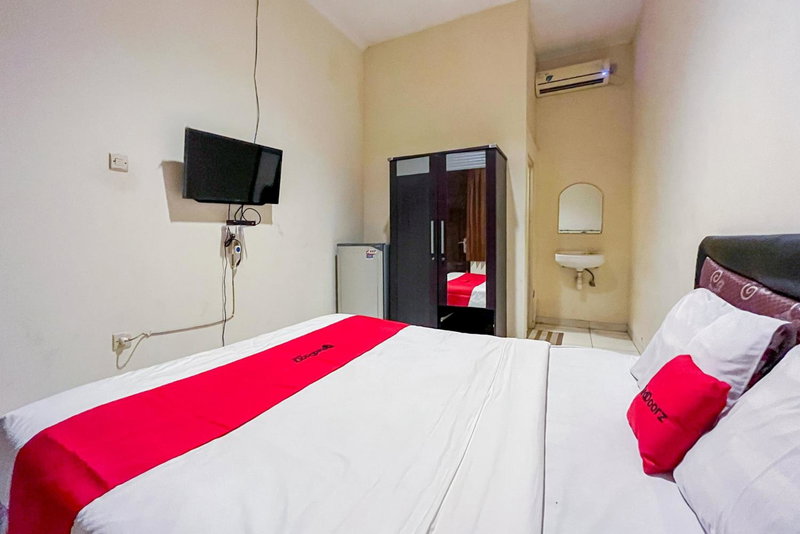 RedDoorz At Graha 99 Simomulyo, Surabaya, Indonesia