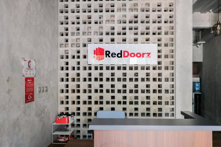 RedDoorz near Trans Studio Mall Cibubur 3, Bogor, Indonesia
