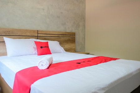 RedDoorz near Trans Studio Mall Cibubur 3, Bogor, Indonesia