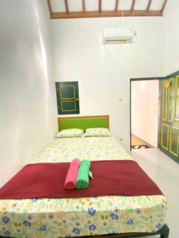 Sonosewu Guesthouse Syariah, Yogyakarta, Indonesia