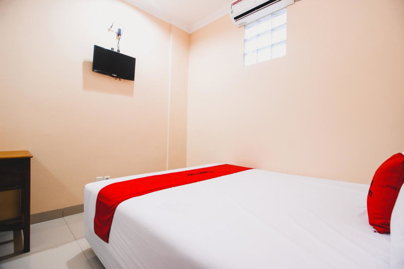 RedDoorz Plus @ Pogung Raya, Yogyakarta, Indonesia