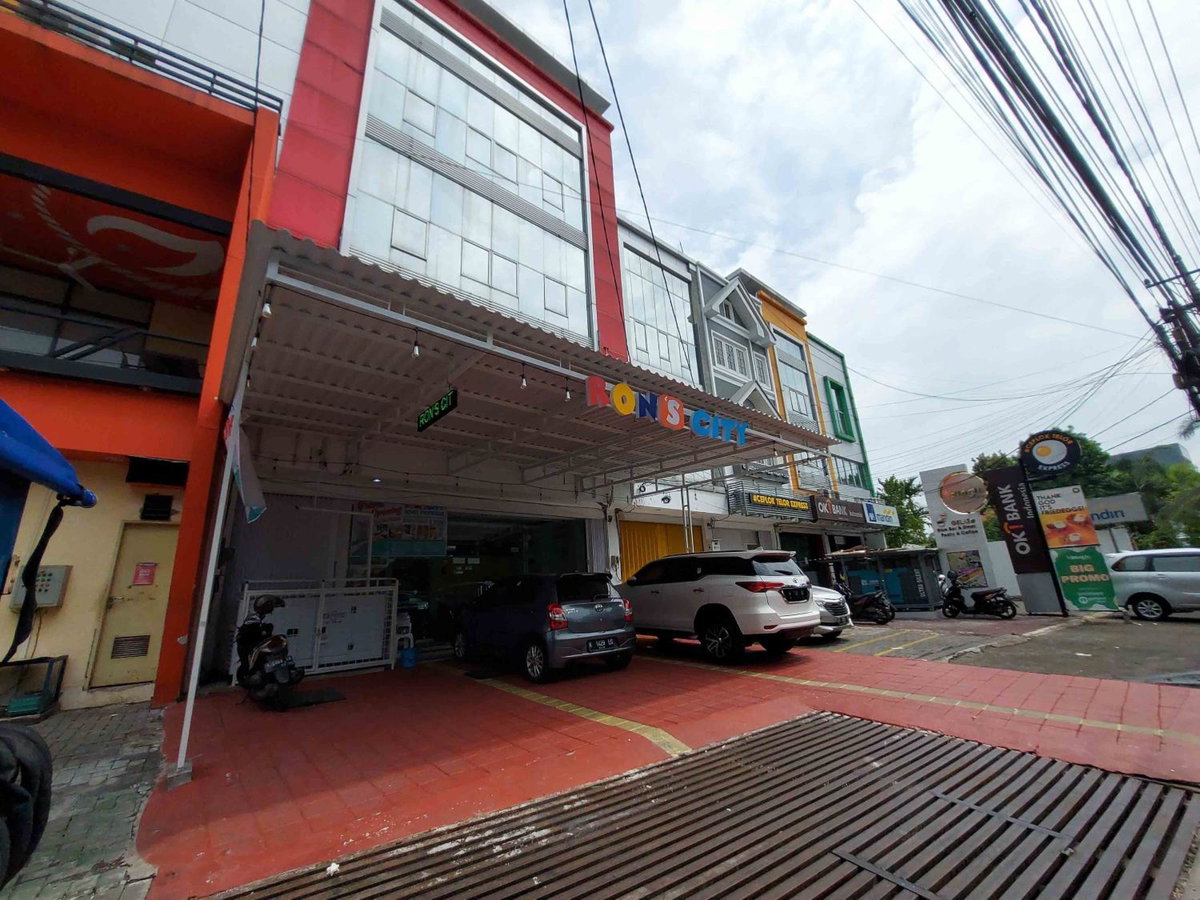 Rons City Hotel near Simpang Lima Semarang Mitra RedDoorz, Indonesia