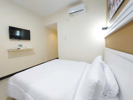 Rons City Hotel near Simpang Lima Semarang Mitra RedDoorz, Semarang, Indonesia