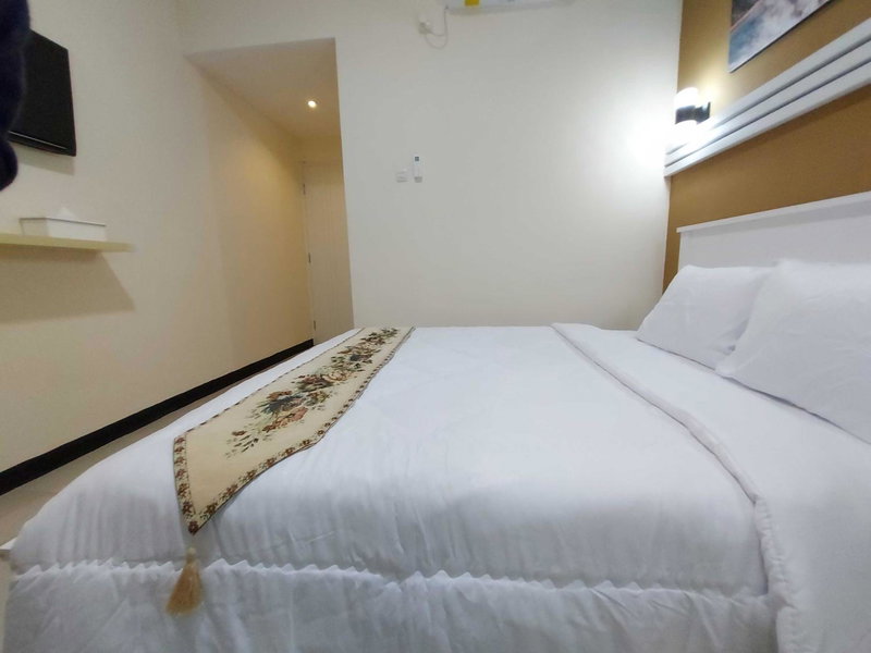 Rons City Hotel near Simpang Lima Semarang Mitra RedDoorz, Semarang, Indonesia