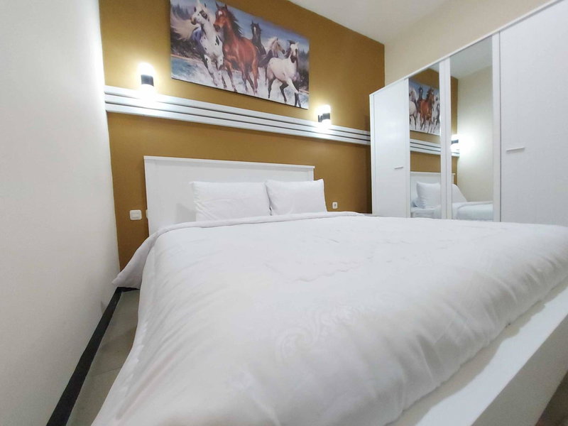 Rons City Hotel near Simpang Lima Semarang Mitra RedDoorz, Semarang, Indonesia
