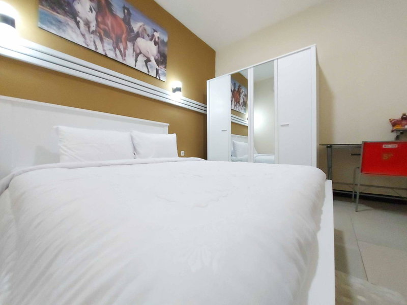 Rons City Hotel near Simpang Lima Semarang Mitra RedDoorz, Semarang, Indonesia