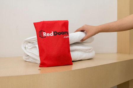 Pakansari Guest Inn Mitra RedDoorz, Bogor, Indonesia