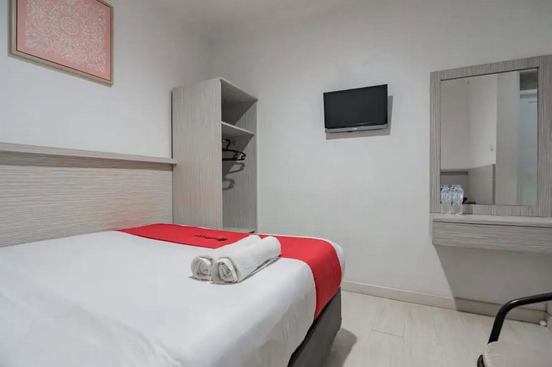 RedDoorz at Arwiga Hotel near RS Hasan Sadikin Bandung, Bandung, Indonesia