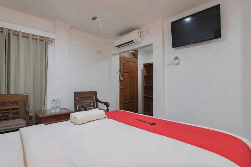 RedDoorz at Arwiga Hotel near RS Hasan Sadikin Bandung, Bandung, Indonesia