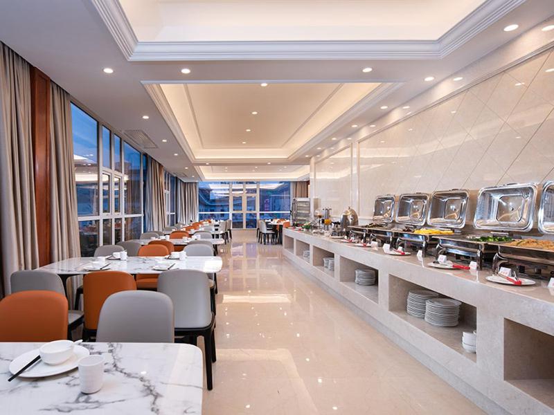 Vienna Hotel Guangdong Gaozhou City East Passenger Depot, Gaozhou, China