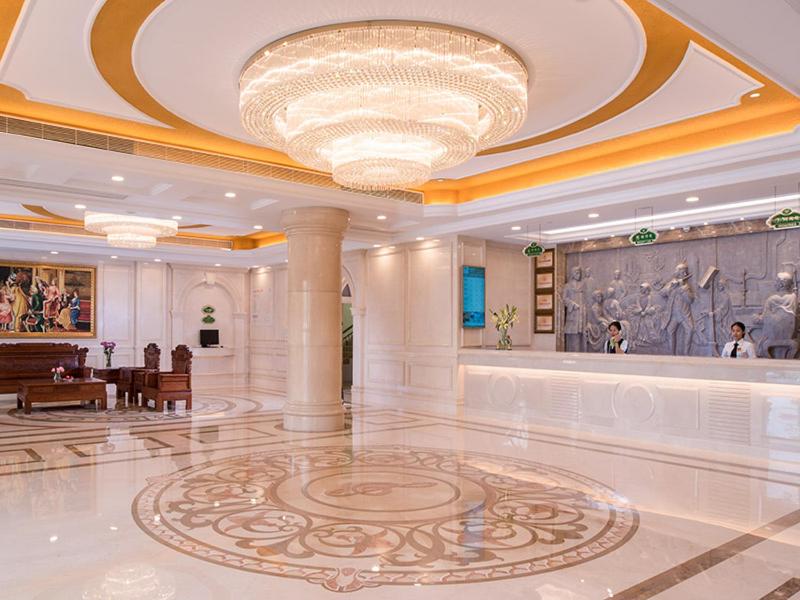 Vienna Hotel Guangdong Gaozhou City East Passenger Depot, Gaozhou, China