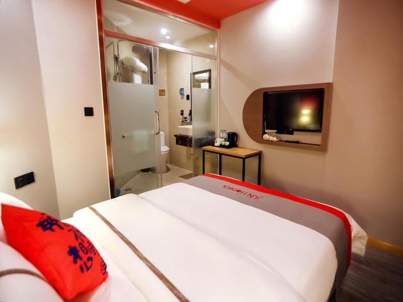 JUN Hotels Sichuan Suining Chuanshan District Heping Road, Suining, China
