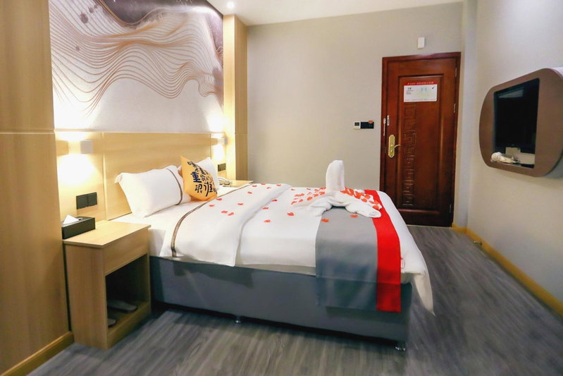 JUN Hotels Sichuan Suining Chuanshan District Heping Road, Suining, China