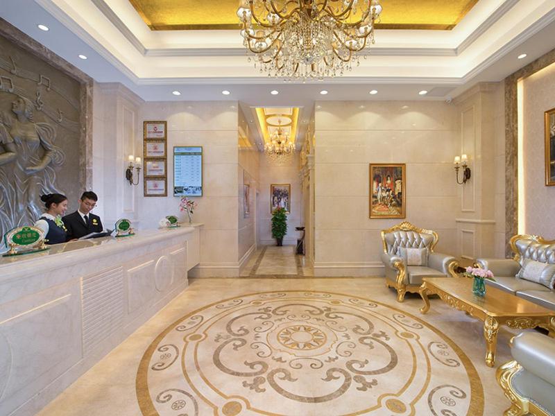 Vienna Hotel Xixiang Gushu, Xin'an, China