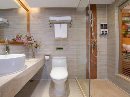 Vienna Hotel Xixiang Gushu, Xin'an, China