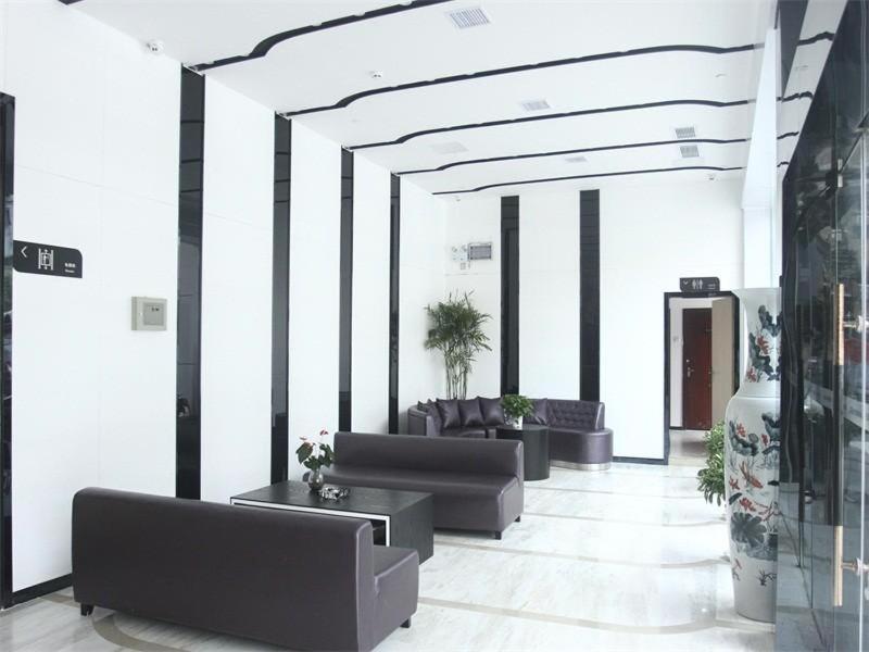 Lavande Hotel Nanchang Bayi Square Branch, China