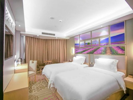 Lavande Hotel Nanchang Bayi Square Branch, Nanchang, China