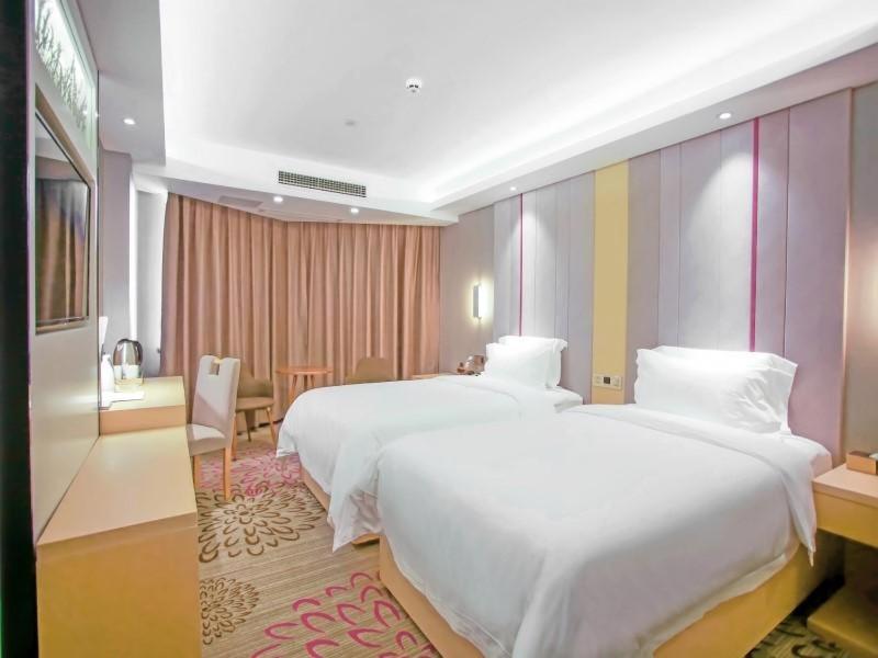 Lavande Hotel Nanchang Bayi Square Branch, Nanchang, China