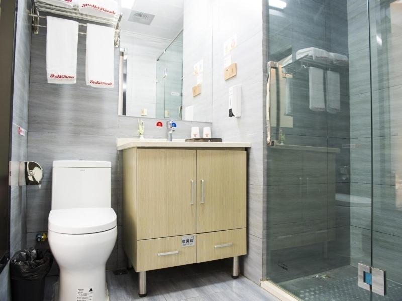 Shell Wuxi Huishan DistrictWanda Plaza Yanqiao Subway Station Hotel, Wuxi, China