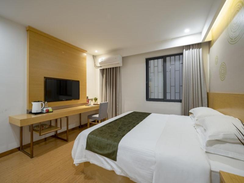 GreenTree Inn Wuxi Yixing Xushe Town Government Express Hotel, Yixing, China