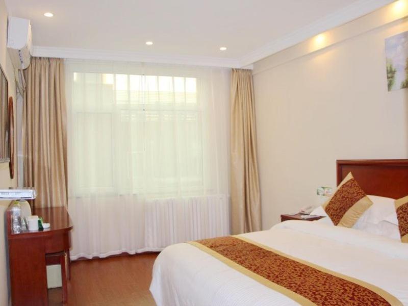 GreenTree Inn ShanDong JiNing ZouCheng ChangPingShan Road ChangPing Garden Express Hotel, Zoucheng, China