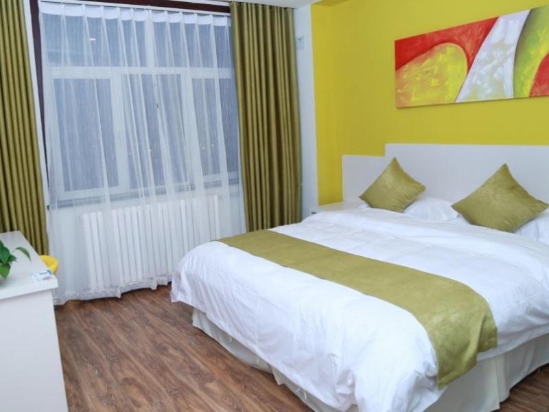 Shell Chengde Longhua County Xingzhou Road Hotel, Chengde, China