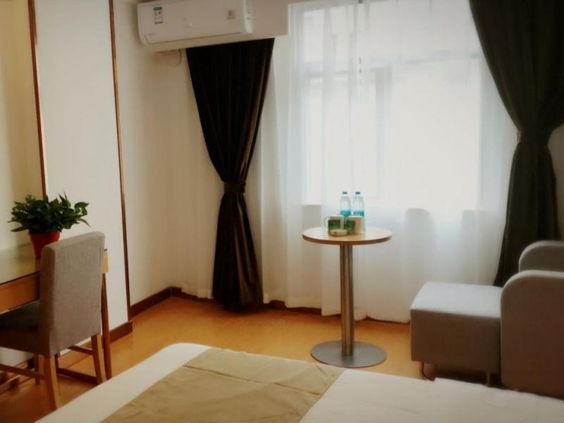 GreenTree Inn Bengbu Longzihu District Railway Station Express Hotel, Bengbu, China