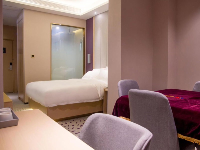 Lavande Hotel Shiyan Sanyan Branch, Shiyan, China
