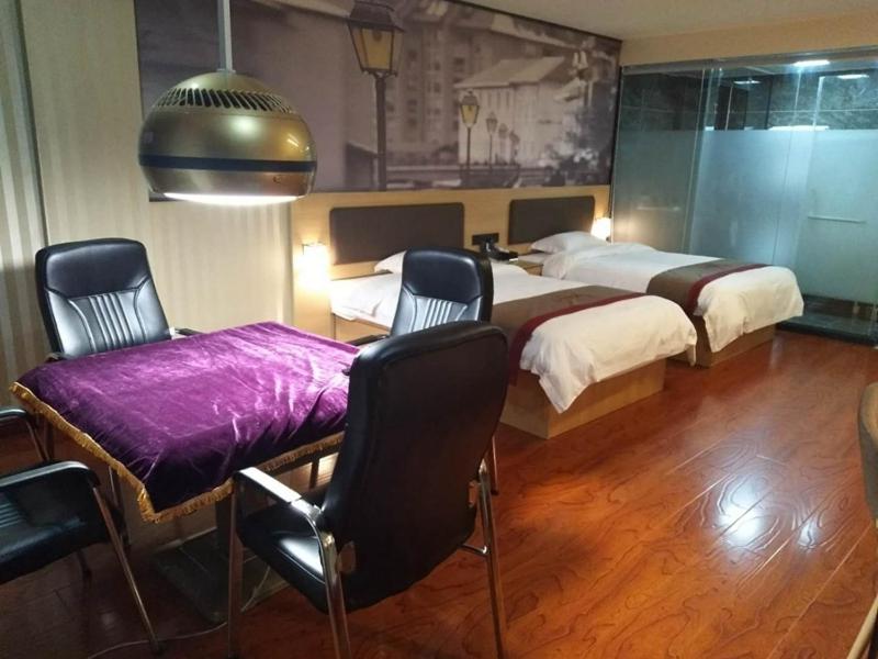 Thank Inn Chain Hotel Guangdong Heyuan Yuancheng District Heyuan Avenue North White Bailingtou Gaotang Store, Heyuan, China