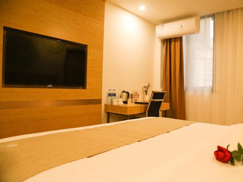 GreenTree Inn Nanjing Pukou District Qiaolin Express Hotel, Jianshe, China
