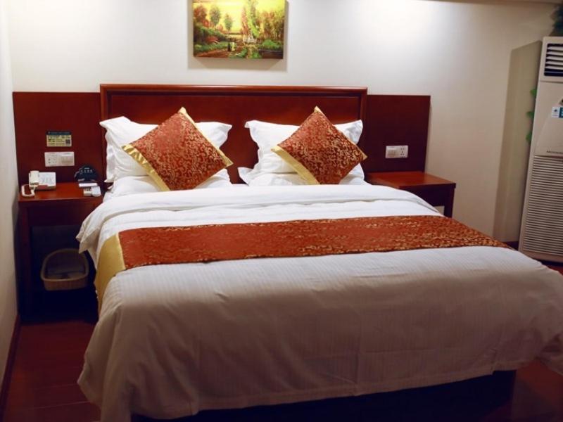 GreenTree Inn JiangSu XuZhou KuangDa HuaiTa East Gate Express Hotel, Xuzhou, China
