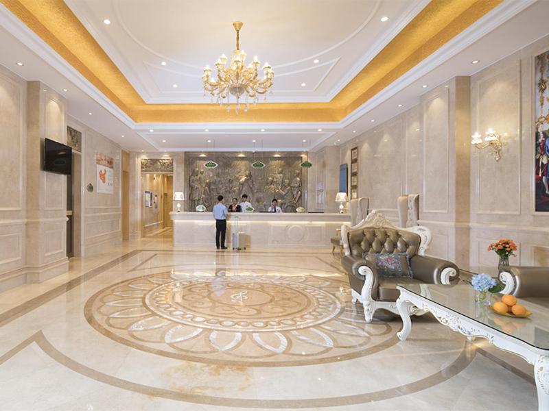 Vienna Hotel Guangxi Nanjing Nanhu Park, Nanning, China