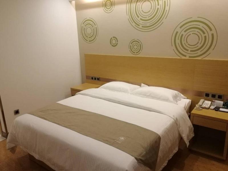 GreenTree Inn Suzhou Kunshan Dongcheng Road International Exhibition Express Hotel, Penglang, China