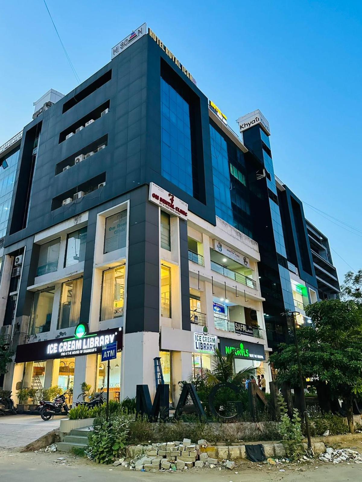 Hotel Royal Ican Sindhubhavan Road, India