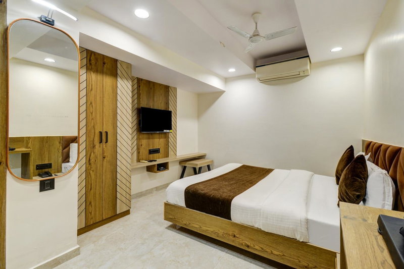 Hotel Royal Ican Sindhubhavan Road, Ahmedabad, India
