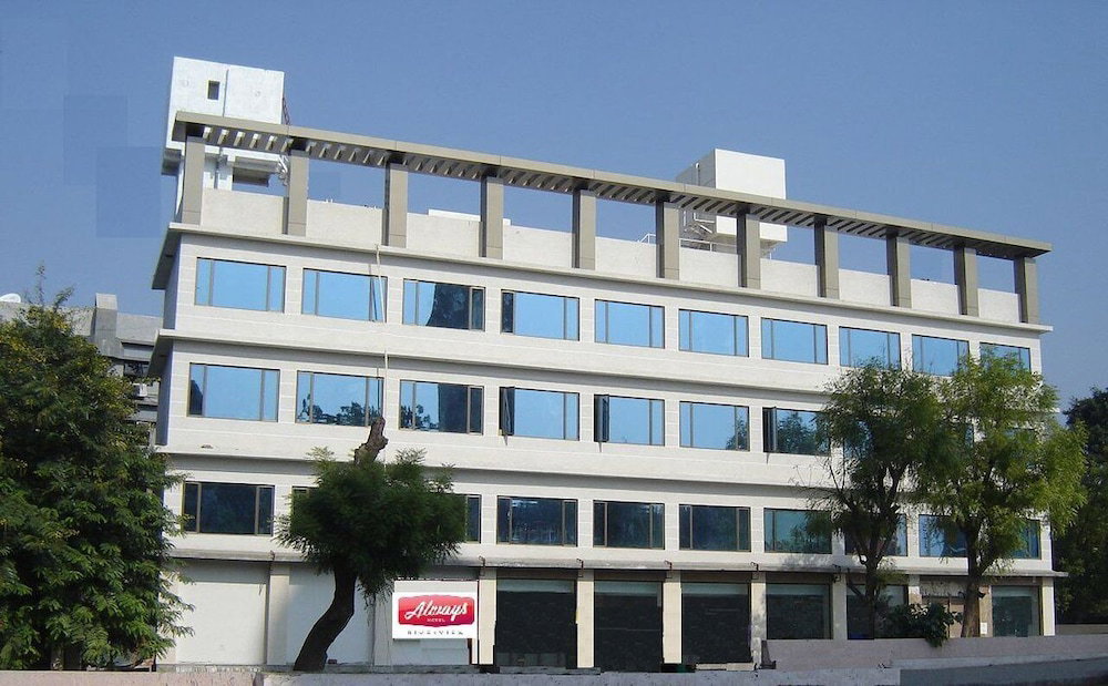 Hotel · Riverview Hotel, Ahmedabad