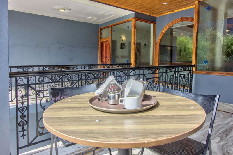 Woodstock Inn Manali 800 Mtrs from Mall Road, Manāli, India