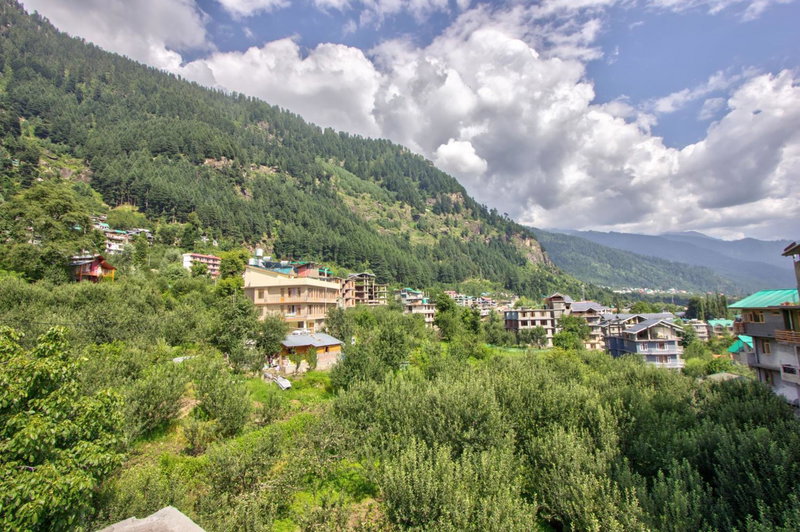 Woodstock Inn Manali 800 Mtrs from Mall Road, Manāli, India